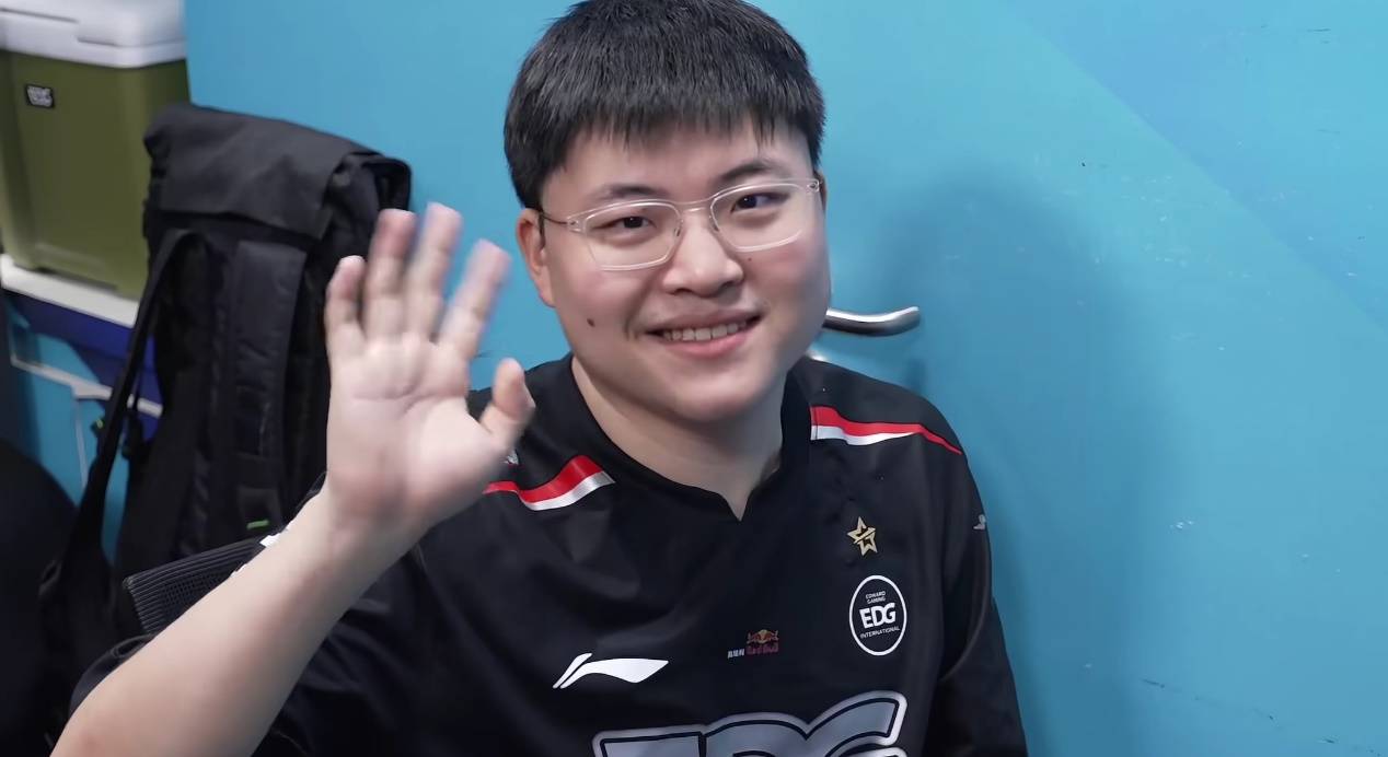 Uzi迎来五赛季高光表现，中国队球迷沸腾！